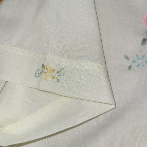 Vintage 1950s  Embroidered Pale Yellow Blouse Shirt Short Sleeve Size (L?) - Picture 9 of 13
